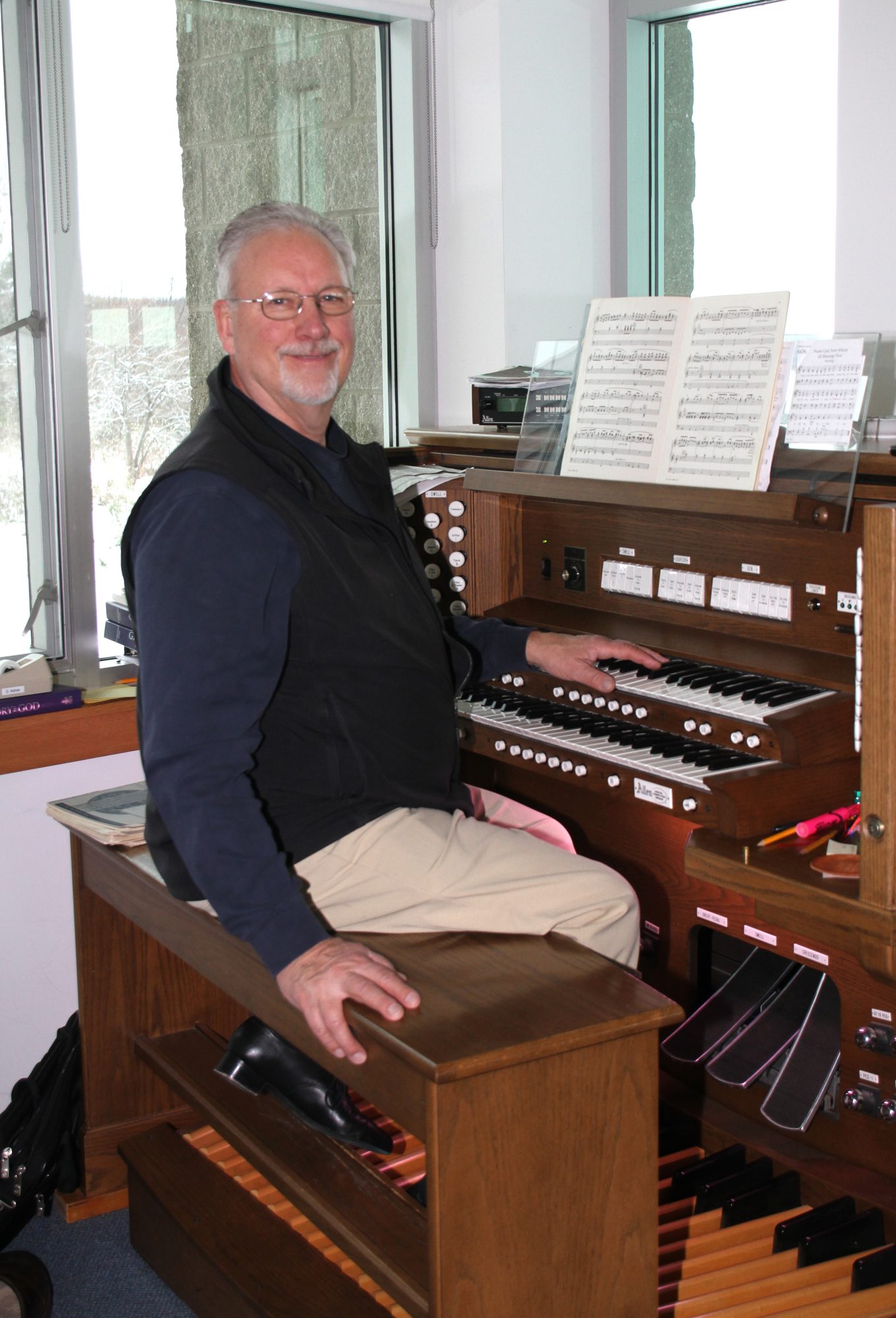 ST. ANDREWS PRESBYTERIAN CHURCH - Tim Quist, Organist